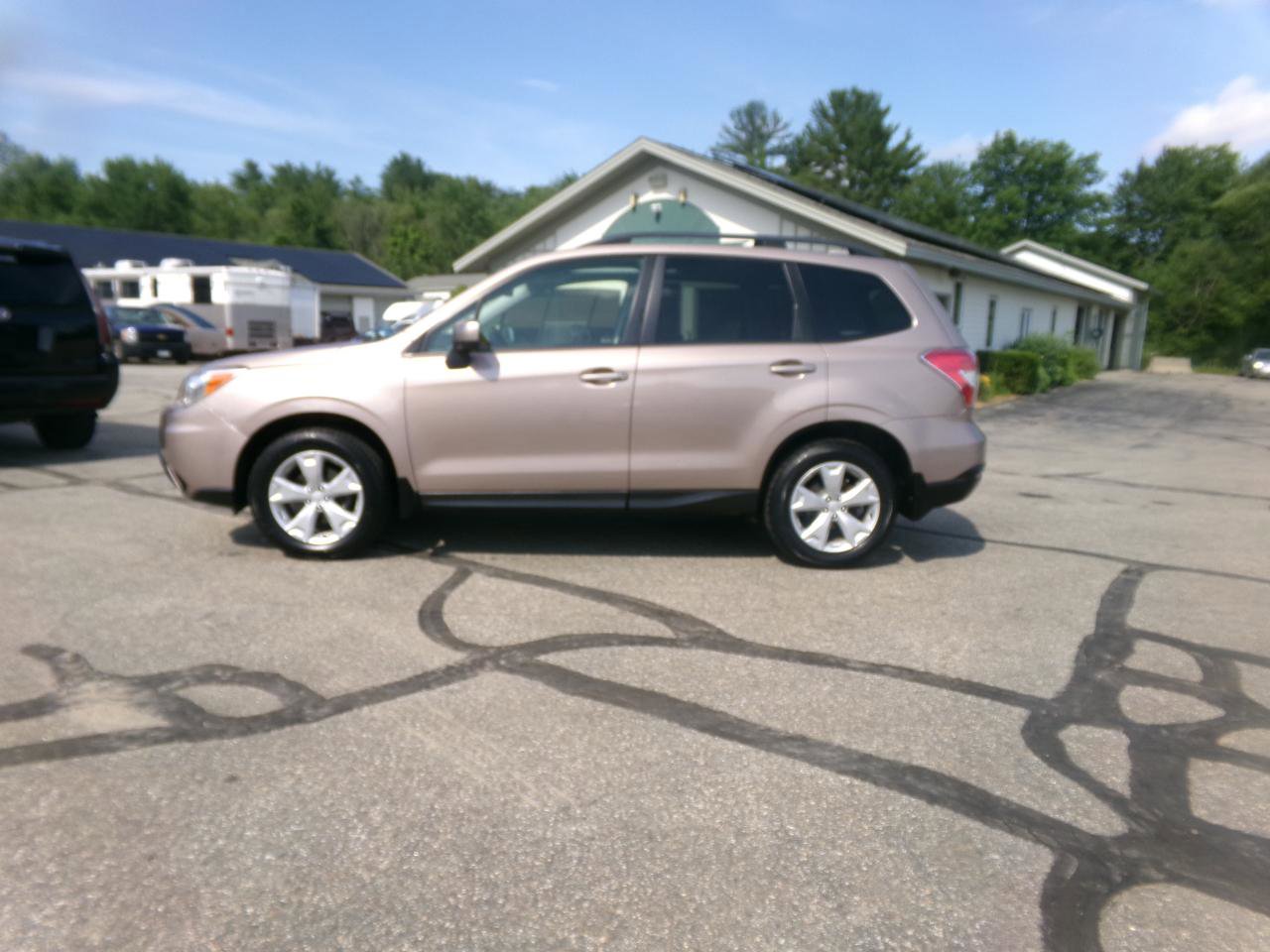 Used 2016 Subaru Forester 2.5i Premium w/ All-Weather Package image 4