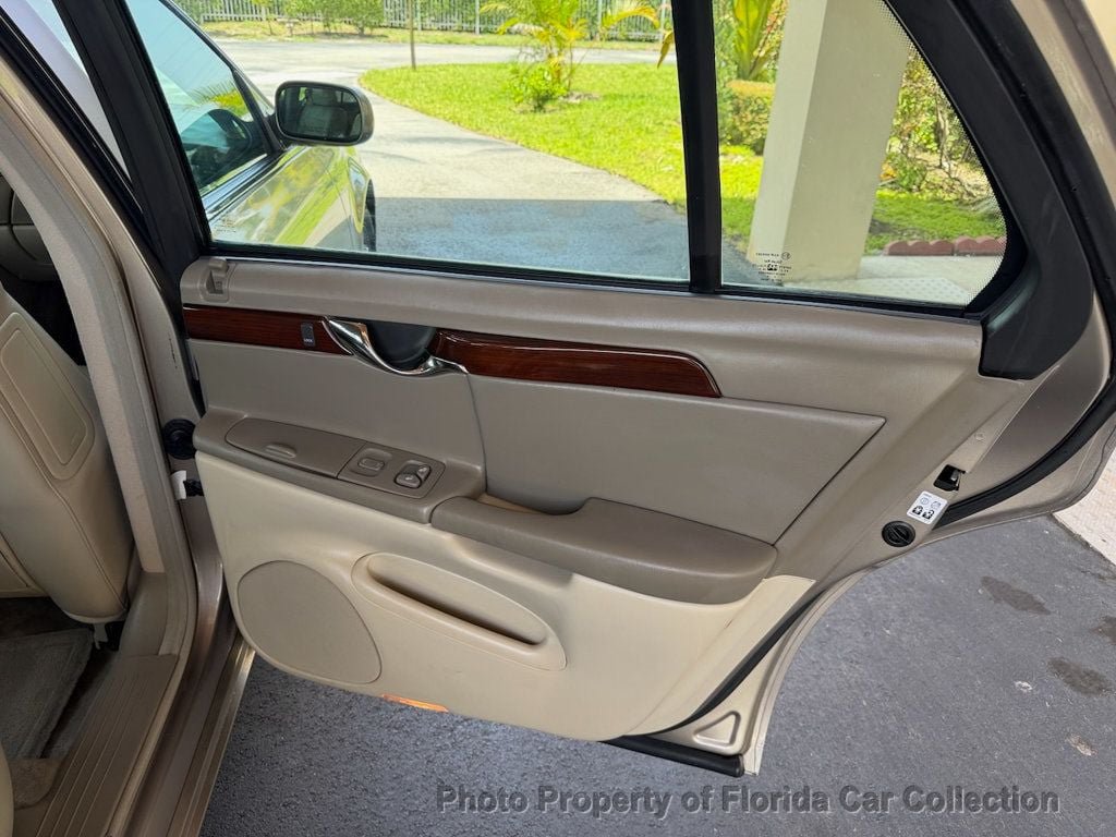 Used 2004 Cadillac De Ville DTS w/ Equipment Group FWD image 72