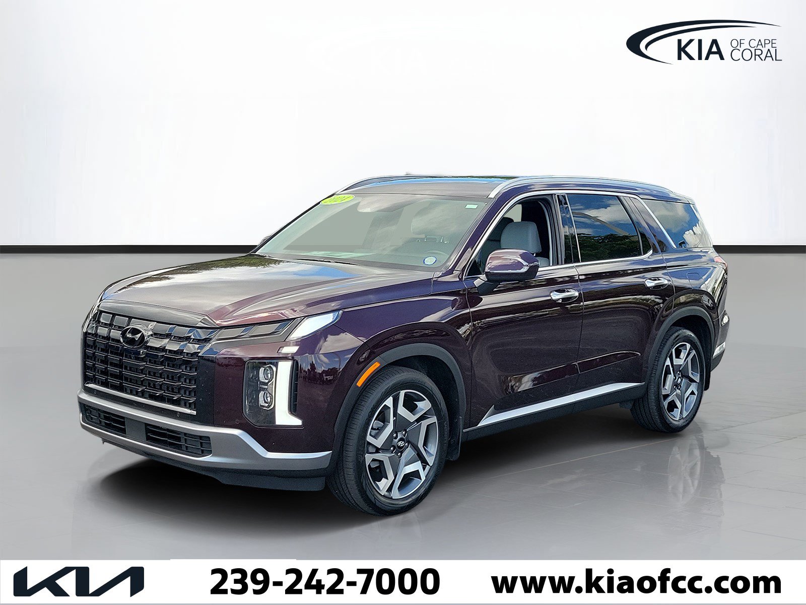 Used 2024 Hyundai Palisade SEL w/ Premium Package FWD image 3