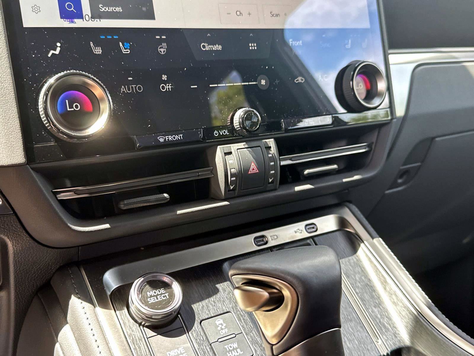 Used 2024 Lexus GX 550 image 20