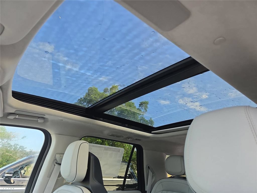 New 2026 Lincoln Navigator L Black Label AWD/4WD image 29
