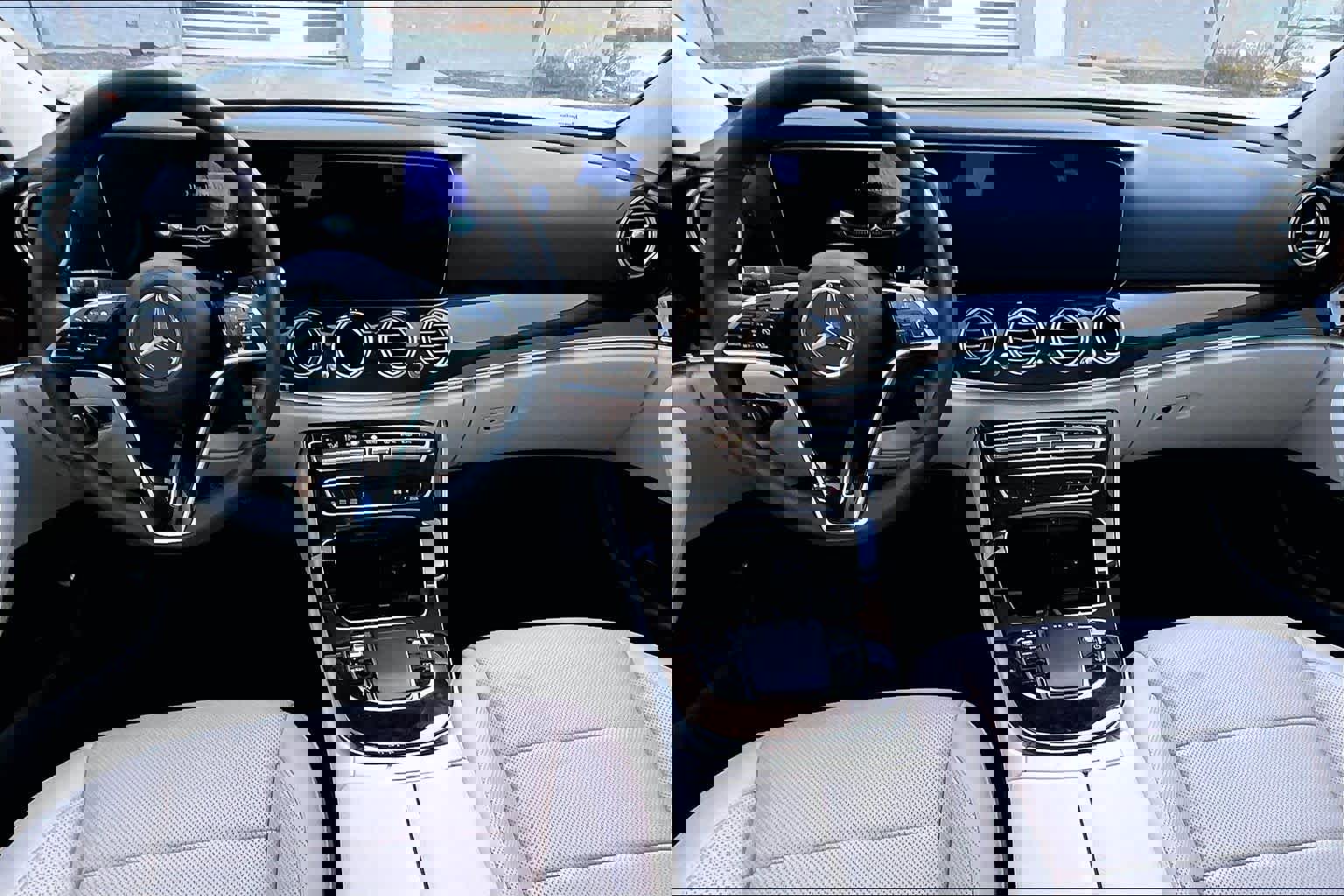 Used 2023 Mercedes-Benz E 450 4MATIC Sedan image 16