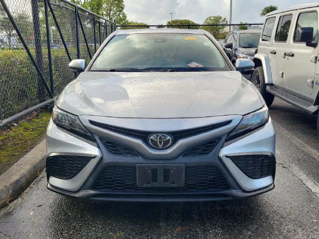 Used 2024 Toyota Camry SE w/ Cold Weather Package FWD image 2