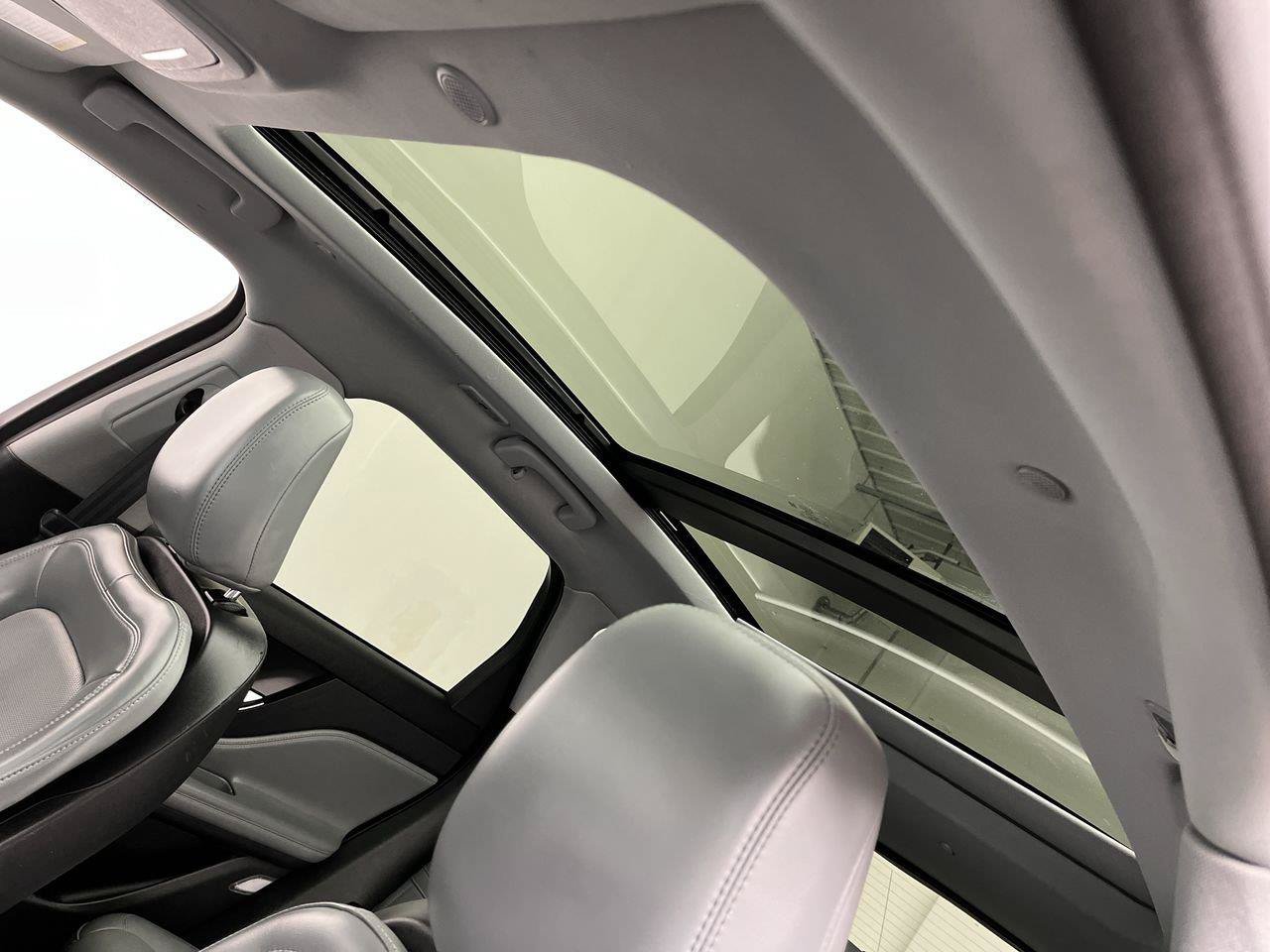 Used 2022 Lincoln Corsair AWD w/ Premium Package image 7