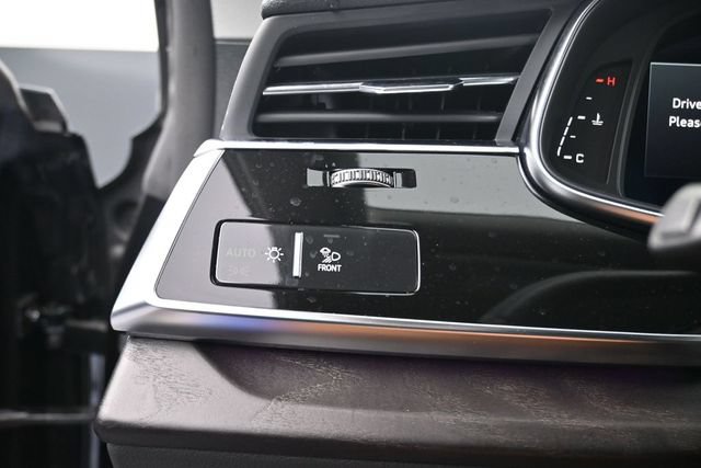 Used 2023 Audi Q8 Prestige AWD/4WD image 12