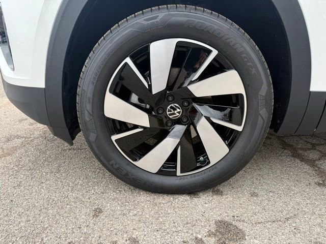 New 2026 Volkswagen Atlas Cross Sport SEL image 8