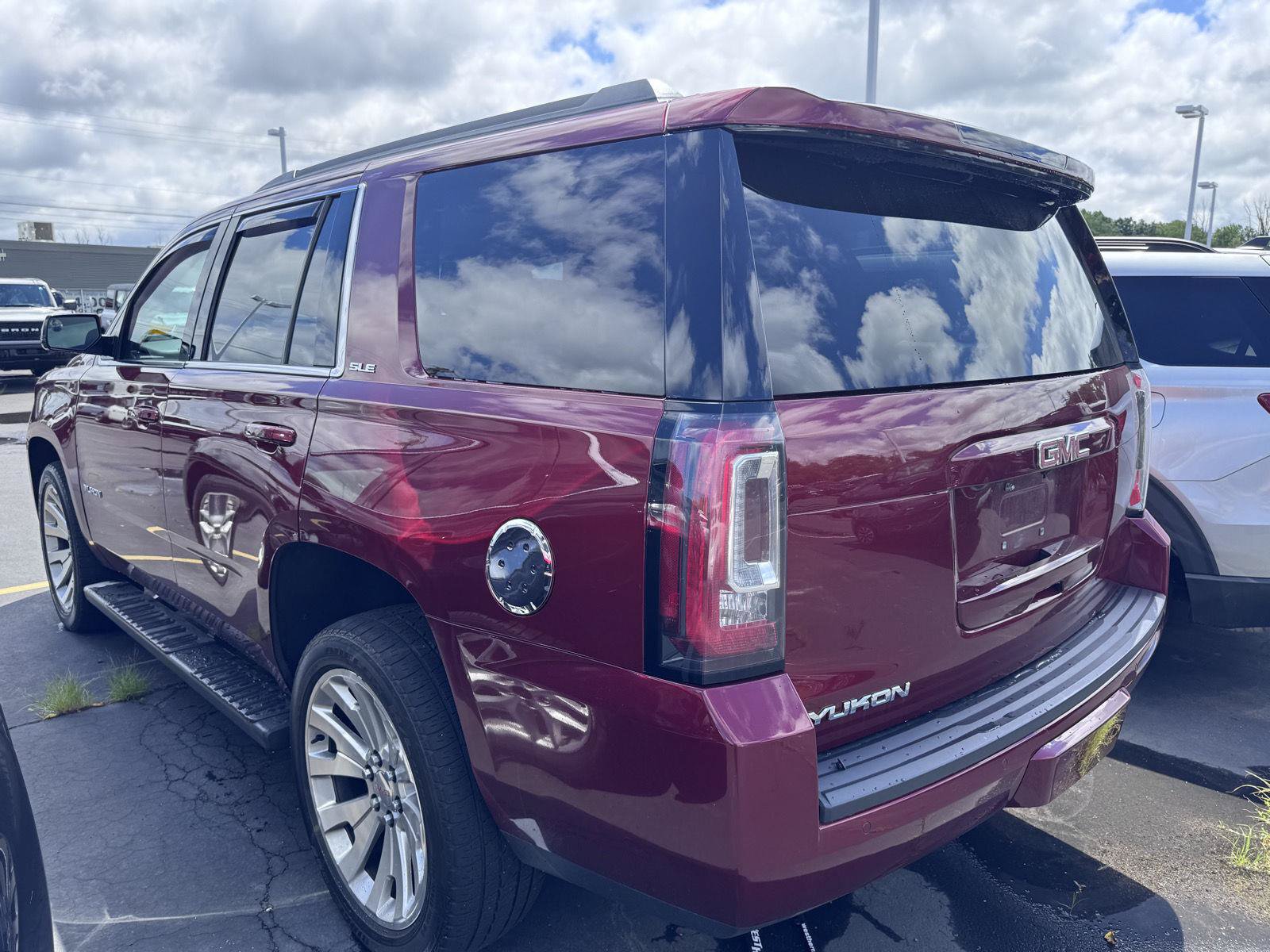 Used 2020 GMC Yukon SLE AWD/4WD image 6