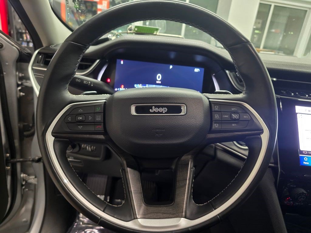 Used 2022 Jeep Grand Cherokee Limited RWD image 18