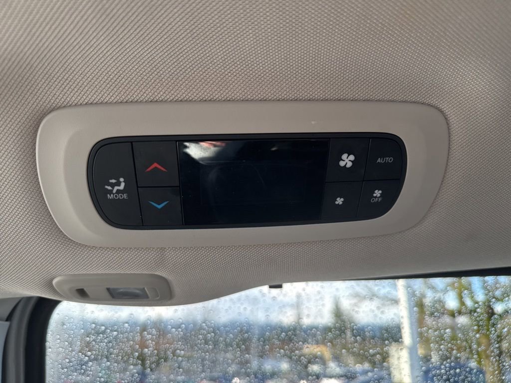 Used 2022 Chrysler Pacifica Limited image 26