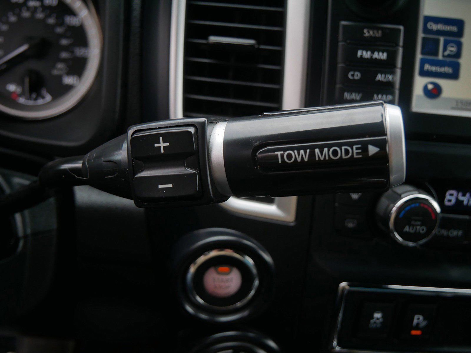 Used 2018 Nissan Titan SL w/ Midnight Edition image 33