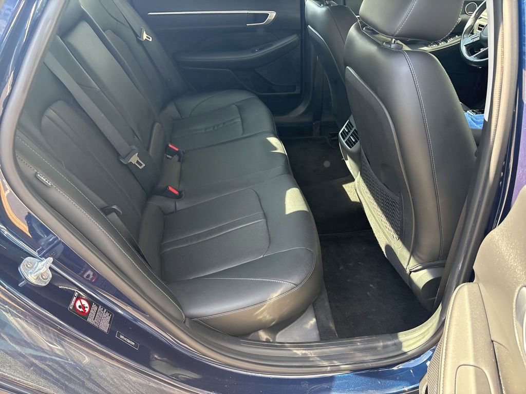Used 2021 Hyundai Sonata Limited w/ Preferred Accessory Package image 8