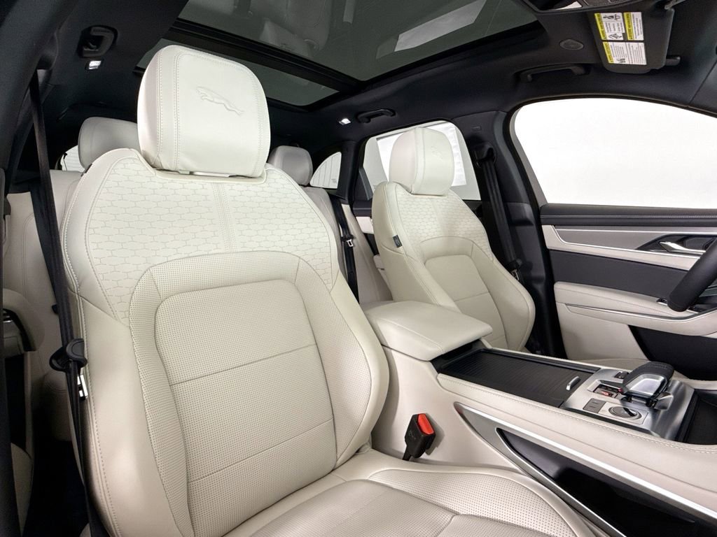 Used 2025 Jaguar F-PACE R-Dynamic S image 14