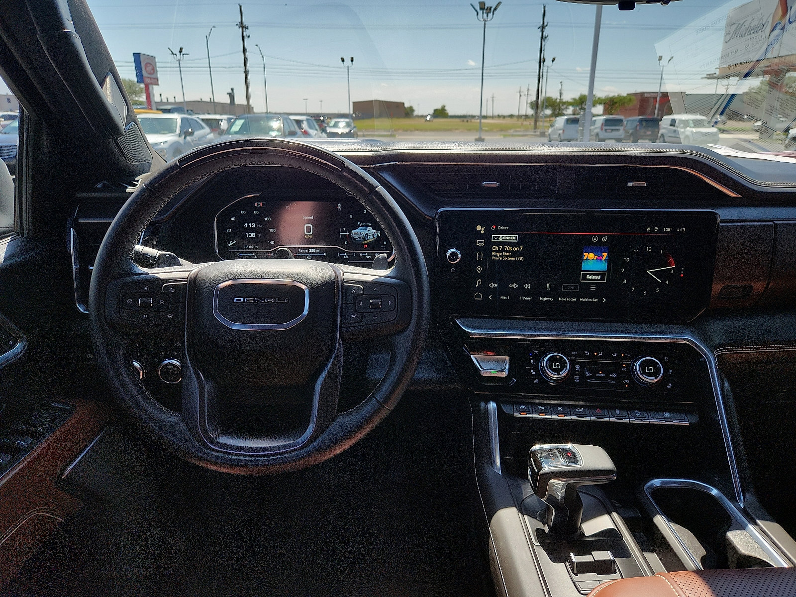 Used 2024 GMC Sierra 1500 Denali Ultimate image 9