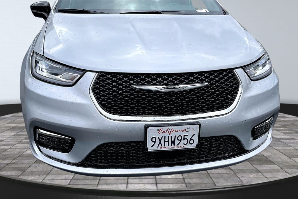 Certified 2026 Chrysler Pacifica Select FWD image 30