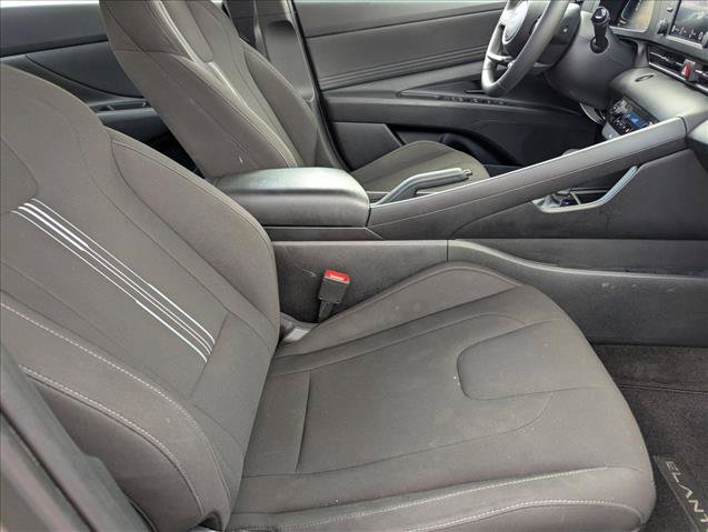 Used 2025 Hyundai Elantra Sport FWD image 19