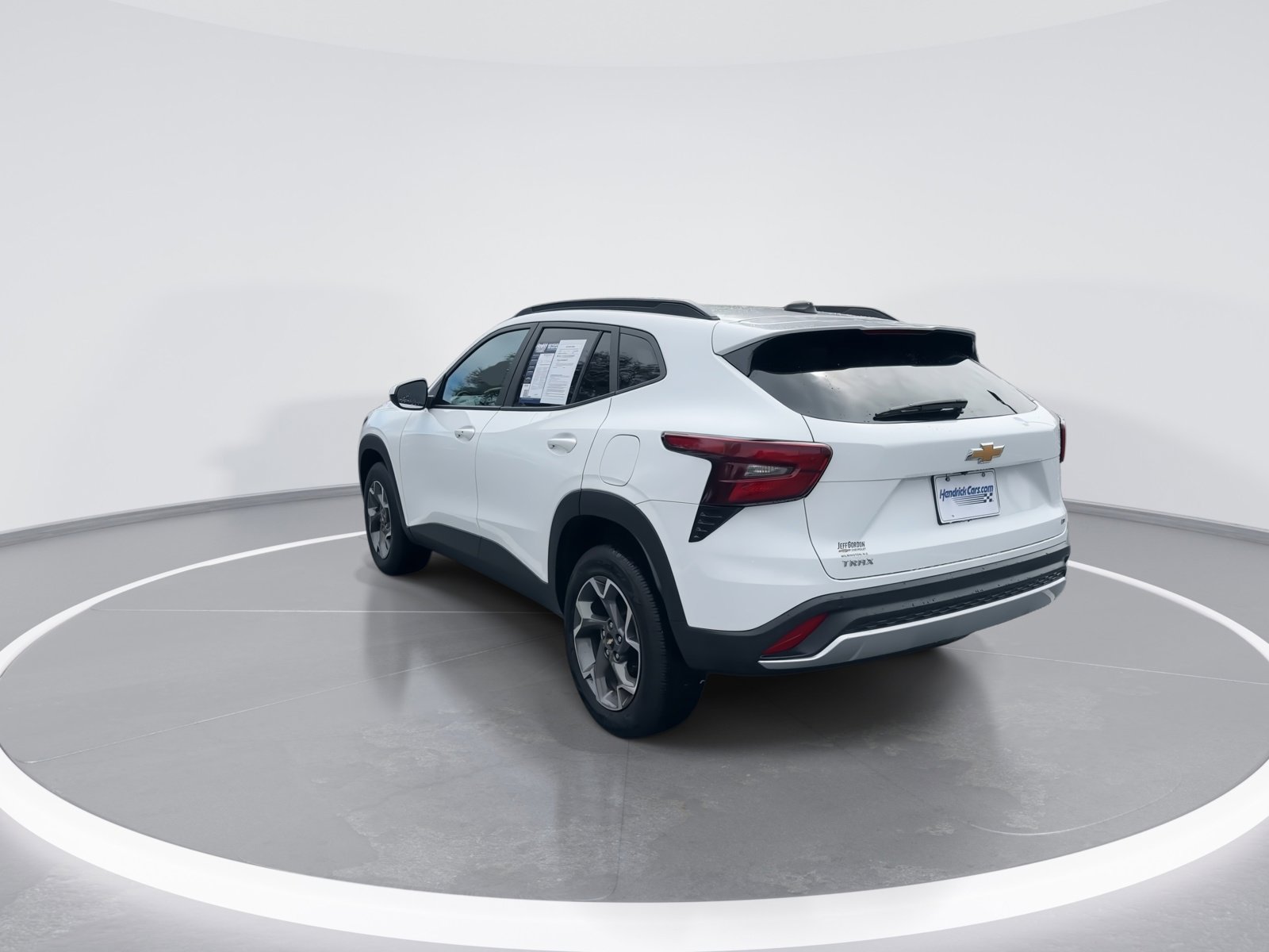 Used 2025 Chevrolet Trax LT w/ Driver Confidence Package image 7