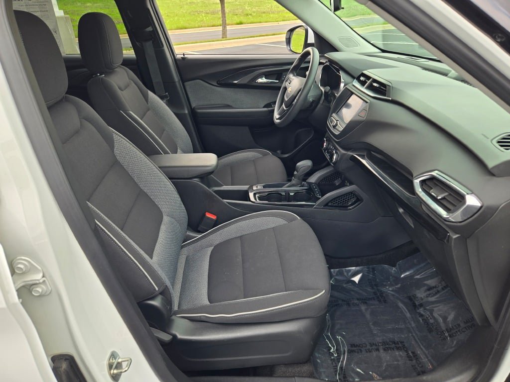 Used 2023 Chevrolet TrailBlazer LT FWD image 5