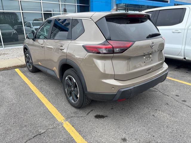 Used 2025 Nissan Rogue SV AWD/4WD image 5