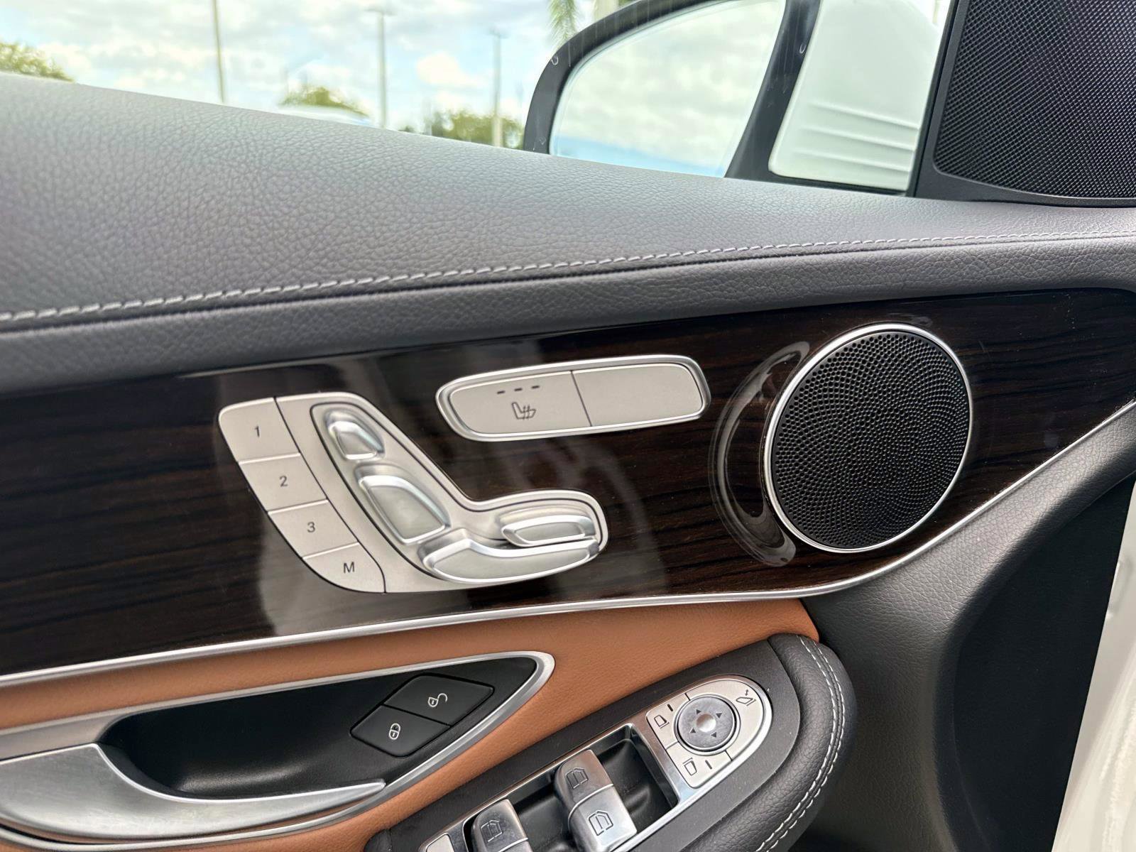 Certified 2022 Mercedes-Benz GLC 300 image 17