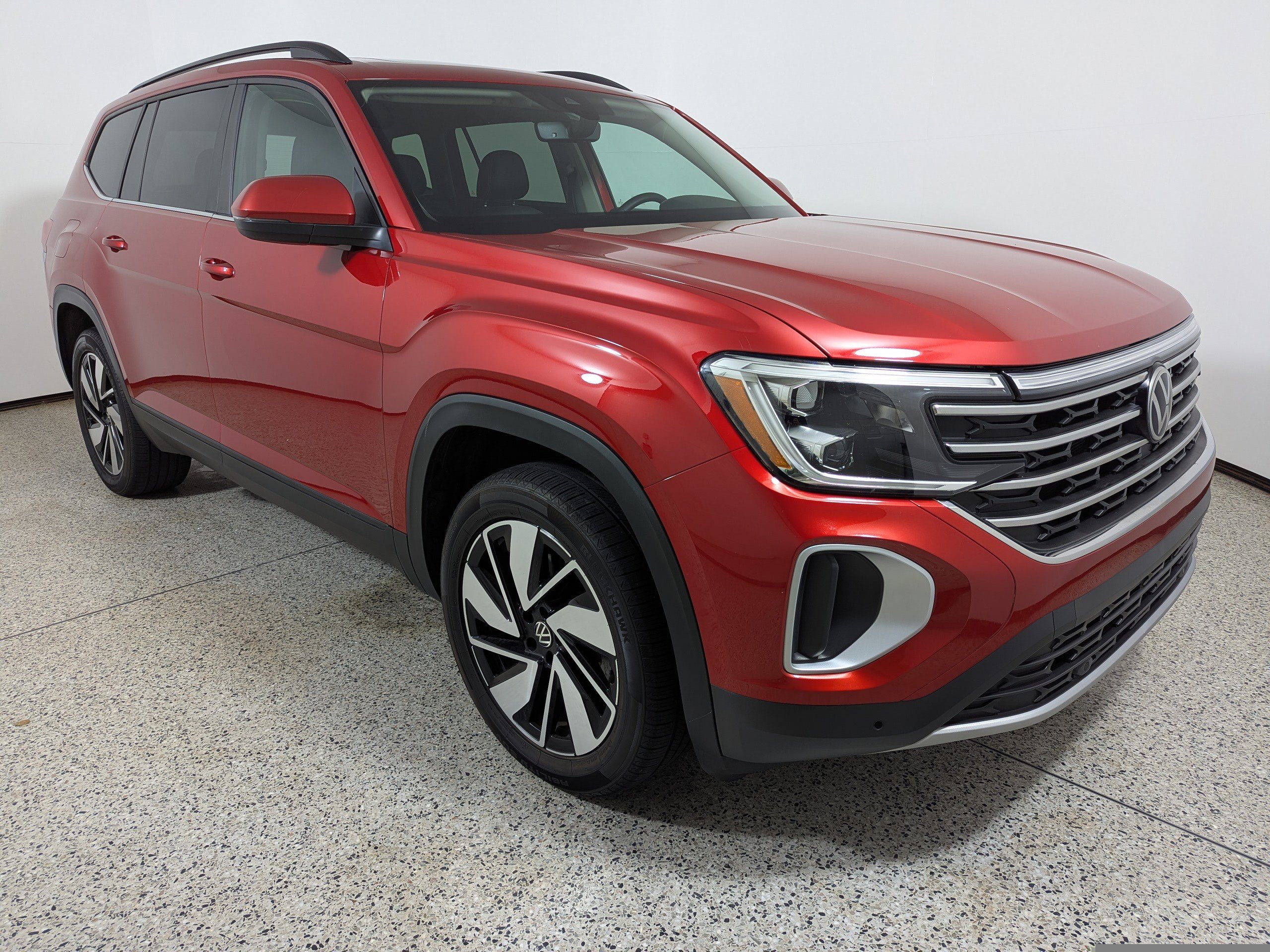 Used 2024 Volkswagen Atlas SE FWD image 1