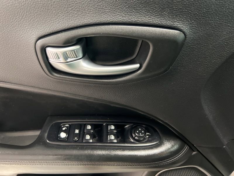 Used 2019 Jeep Compass Altitude image 19