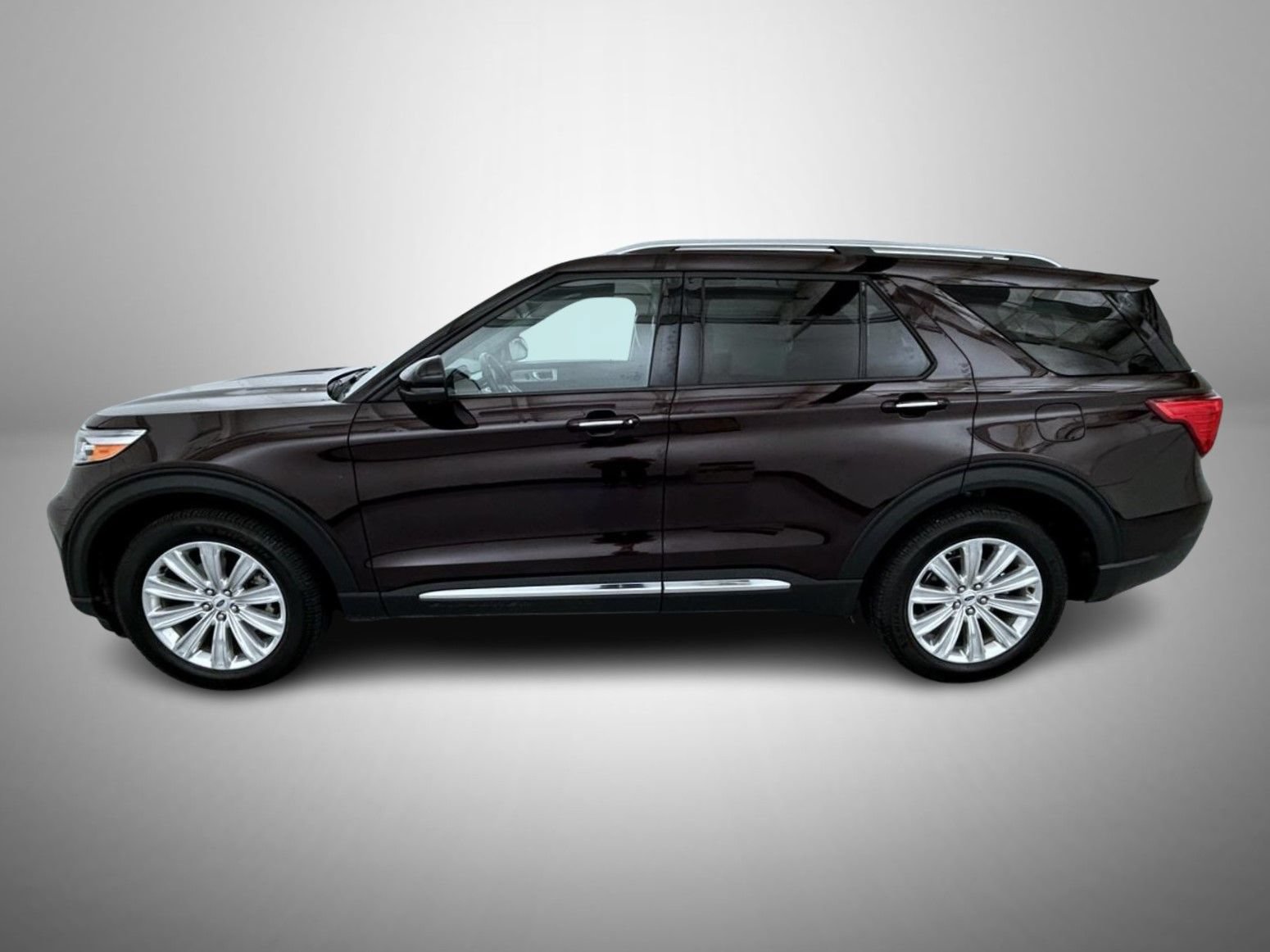 Used 2023 Ford Explorer Limited w/ Equipment Group 301A AWD/4WD image 8