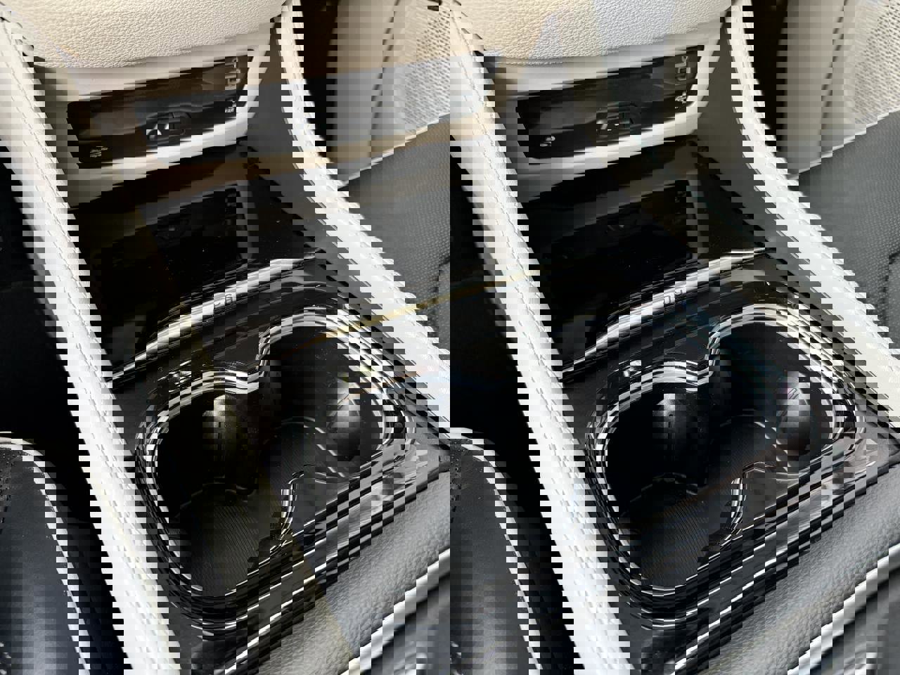 Used 2022 Chrysler Pacifica Limited w/ Uconnect Theater Family Group image 24