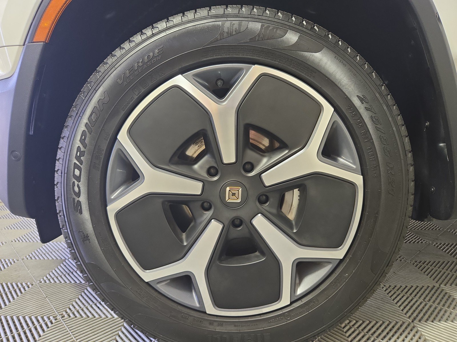 Used 2024 Rivian R1T Adventure AWD/4WD image 9