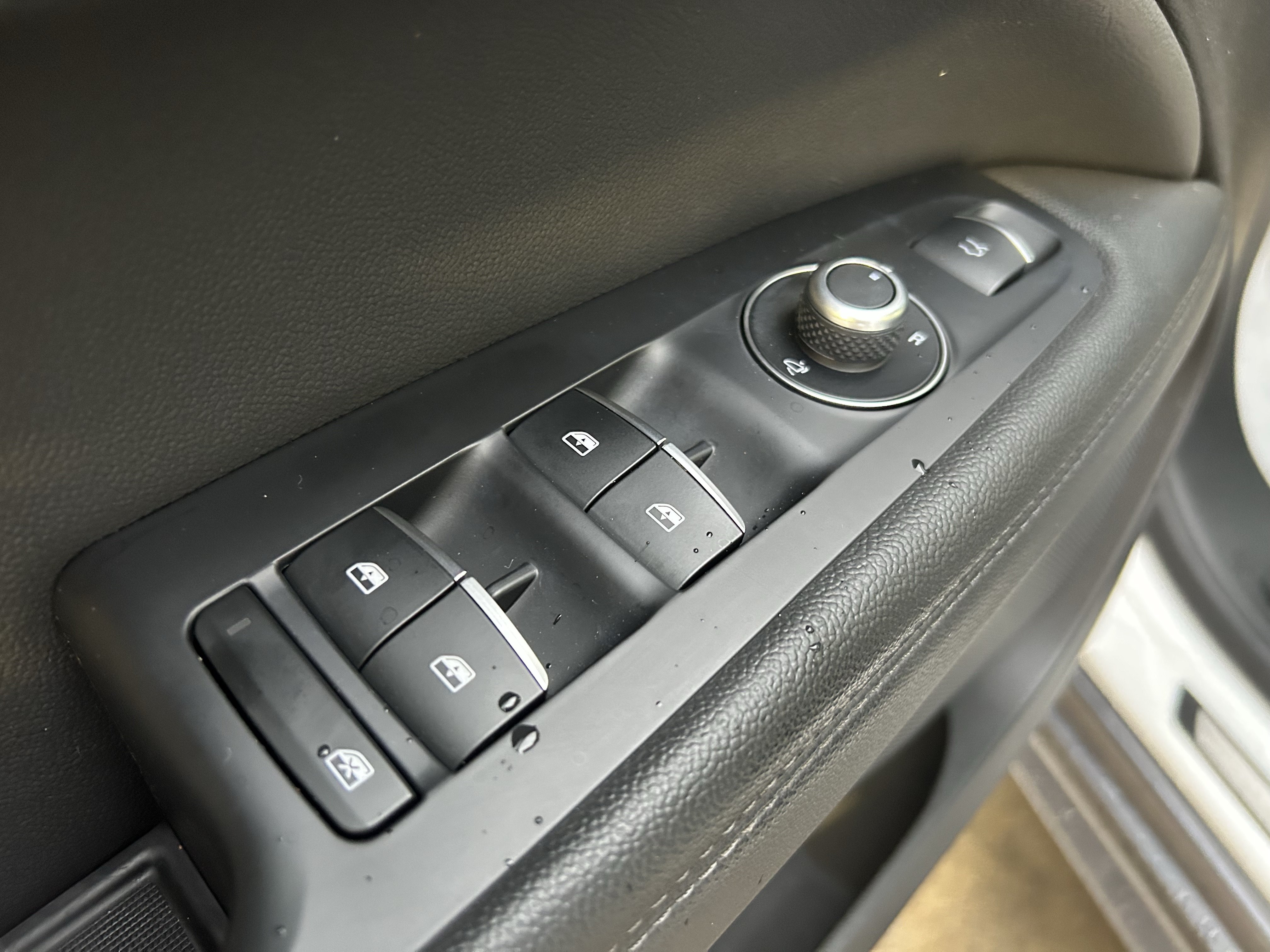 Used 2023 Alfa Romeo Stelvio Ti AWD/4WD image 17