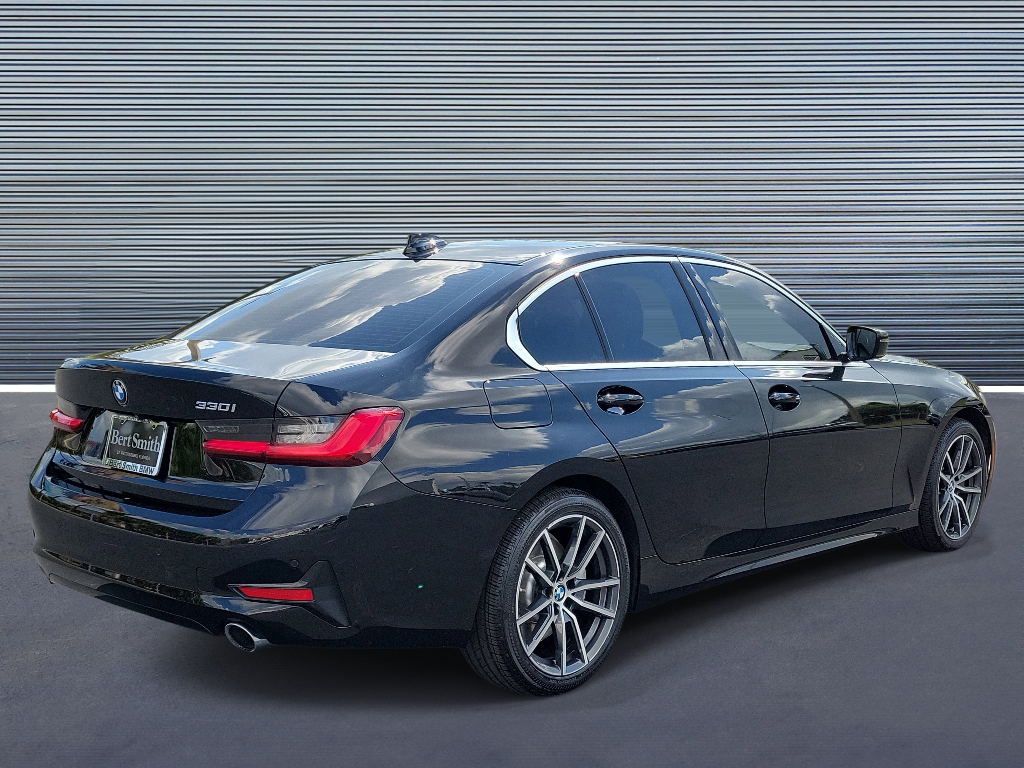 Used 2019 BMW 330i Sedan w/ Convenience Package RWD image 3