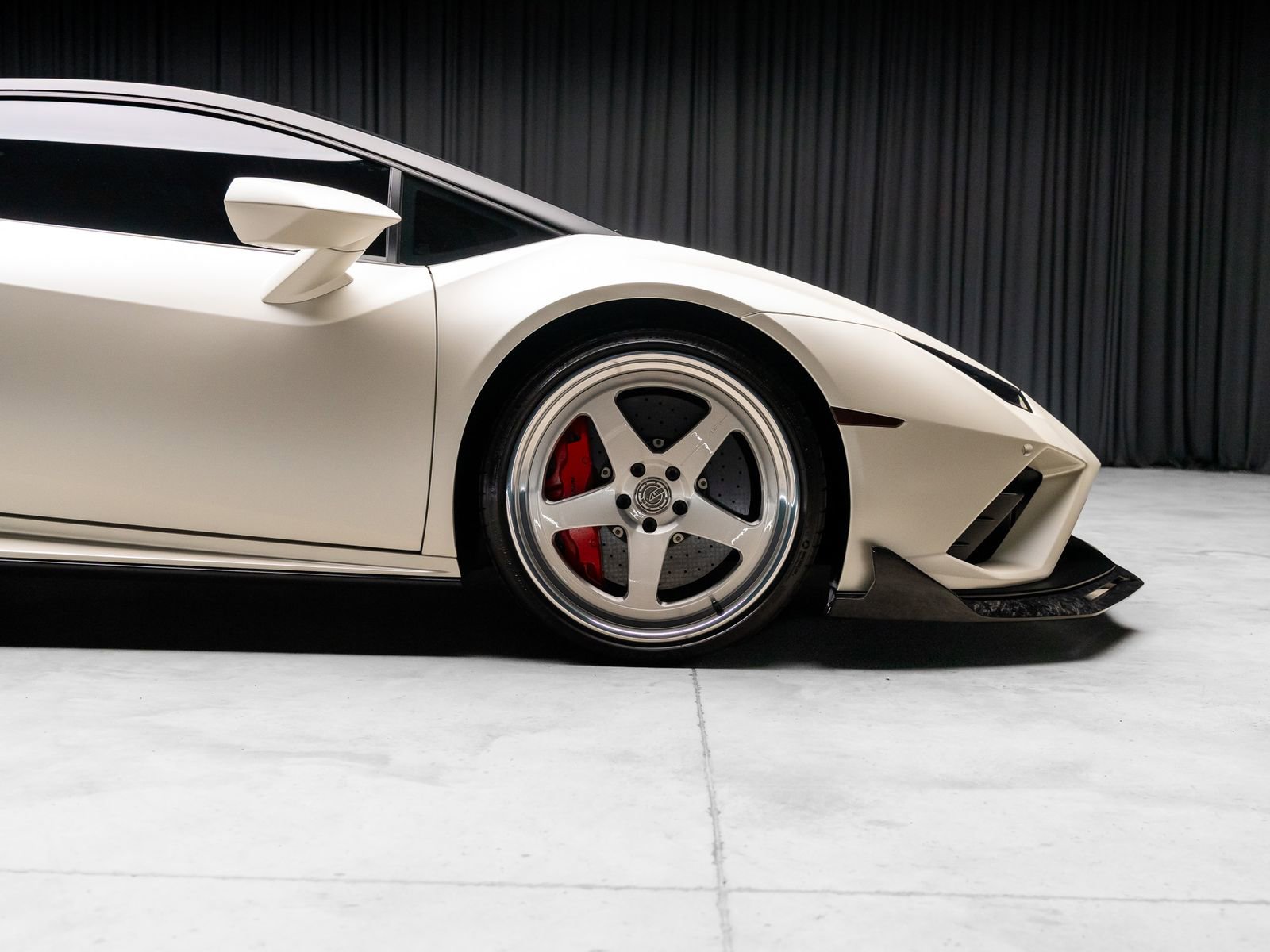 Used 2021 Lamborghini Huracan EVO image 34