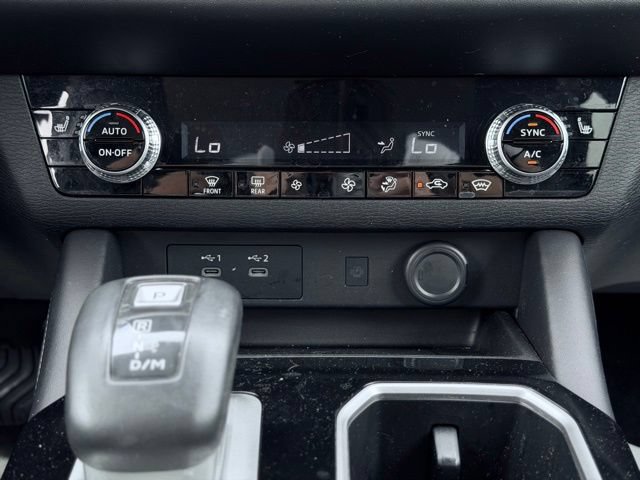Used 2025 Mitsubishi Outlander SE AWD/4WD image 39