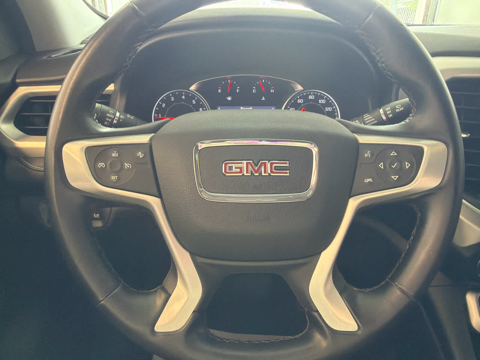 Used 2023 GMC Acadia SLT FWD image 38