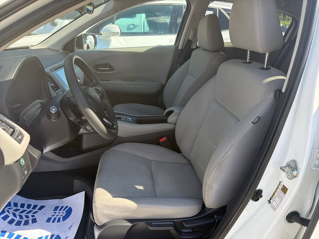 Used 2017 Honda HR-V EX image 9