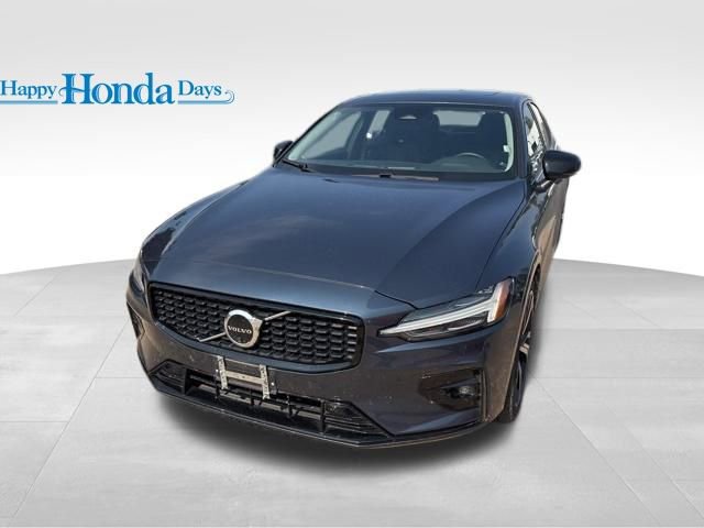 Used 2024 Volvo S60 B5 Plus image 4