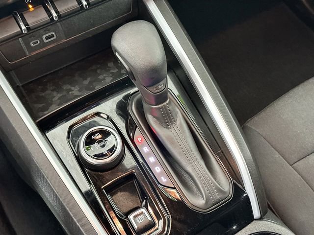 Used 2023 Chevrolet Colorado Trail Boss w/ Technology Package image 14