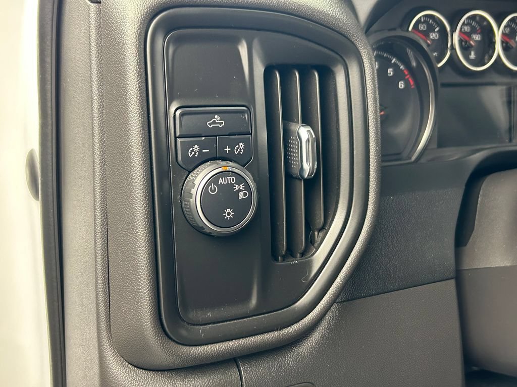 Used 2022 Chevrolet Silverado 1500 Custom w/ Safety Confidence Package RWD image 17