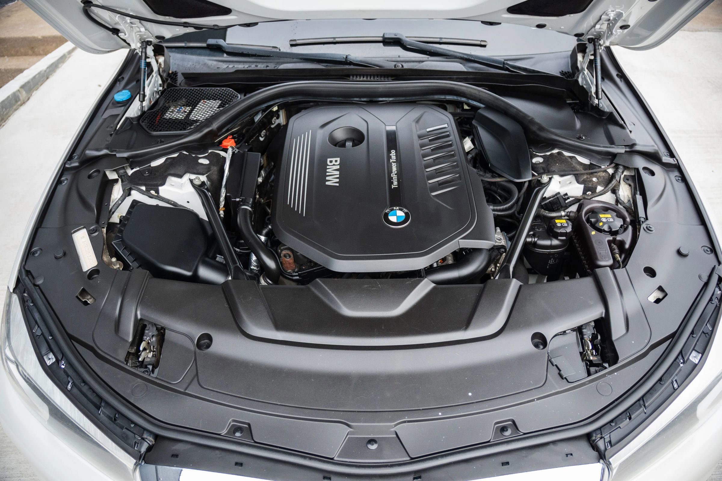 Used 2017 BMW 740i xDrive image 30