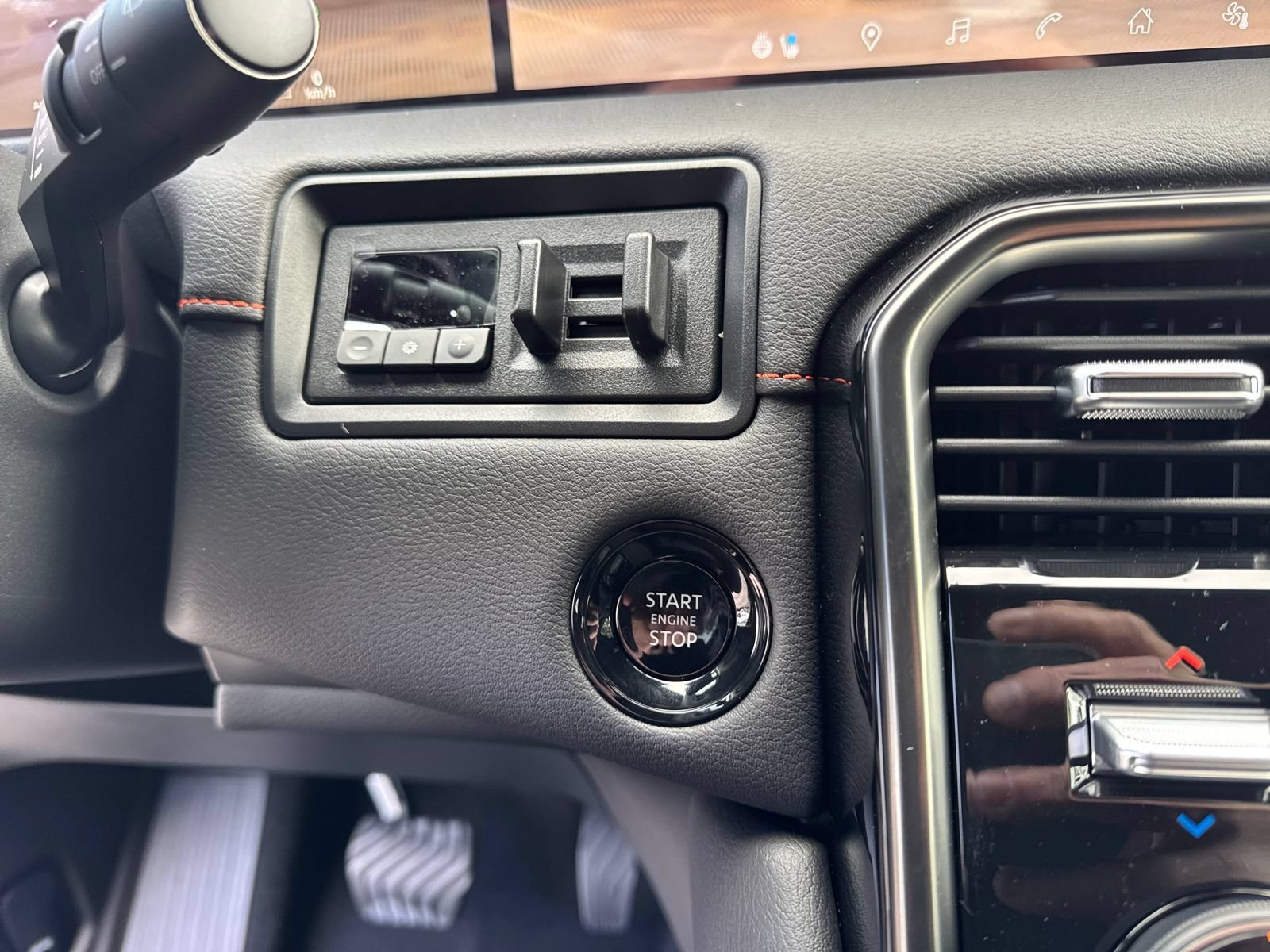 New 2026 Nissan Armada PRO-4X AWD/4WD image 19