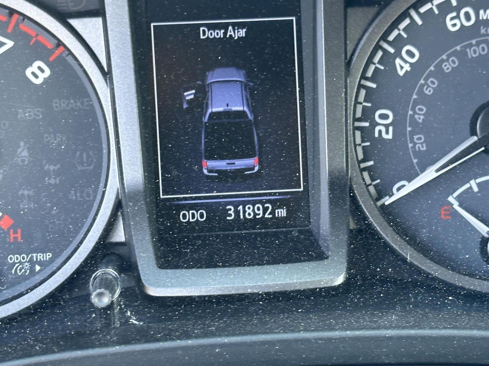 Used 2020 Toyota Tacoma TRD Off-Road w/ Technology Package AWD/4WD image 14