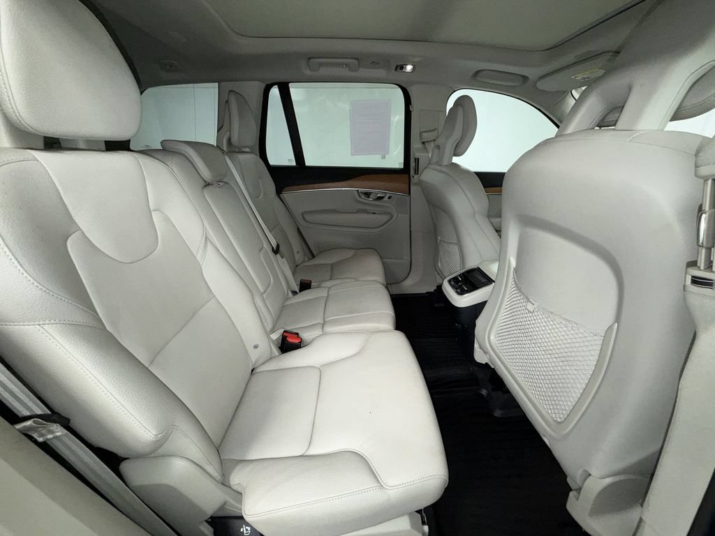Used 2022 Volvo XC90 T6 Momentum w/ Advanced Package AWD/4WD image 17