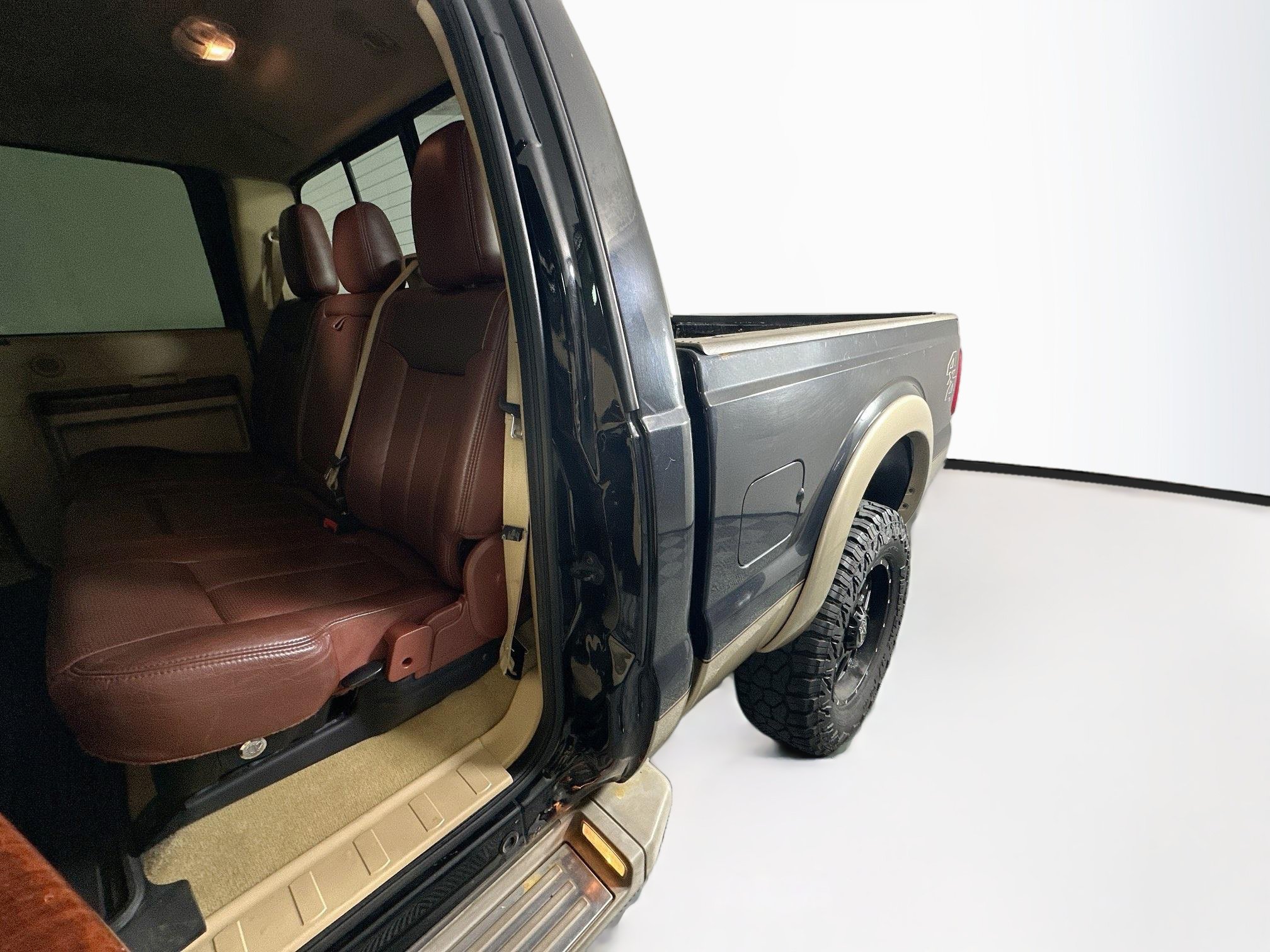 Used 2014 Ford F350 King Ranch w/ Snow Plow Prep Package AWD/4WD image 25
