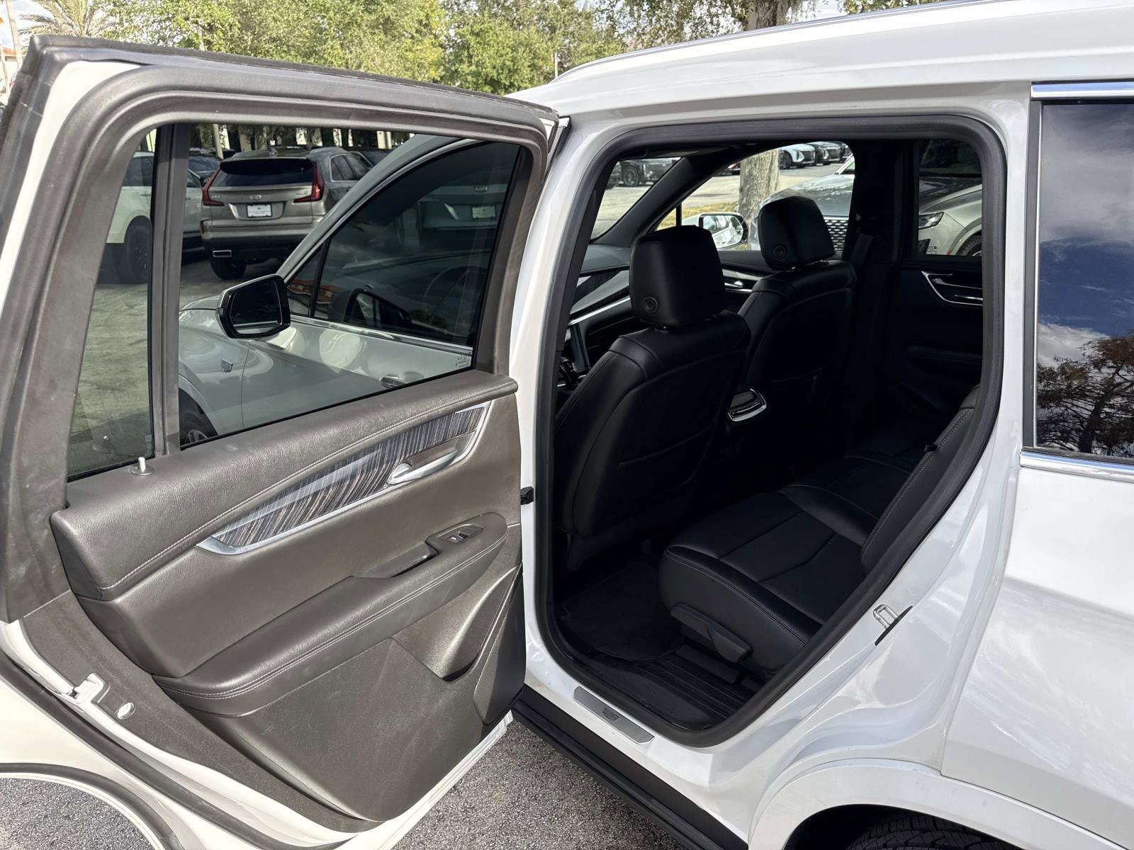 Certified 2022 Cadillac XT6 Premium Luxury image 14