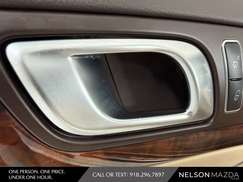 Used 2014 Mercedes-Benz SL 550 image 21