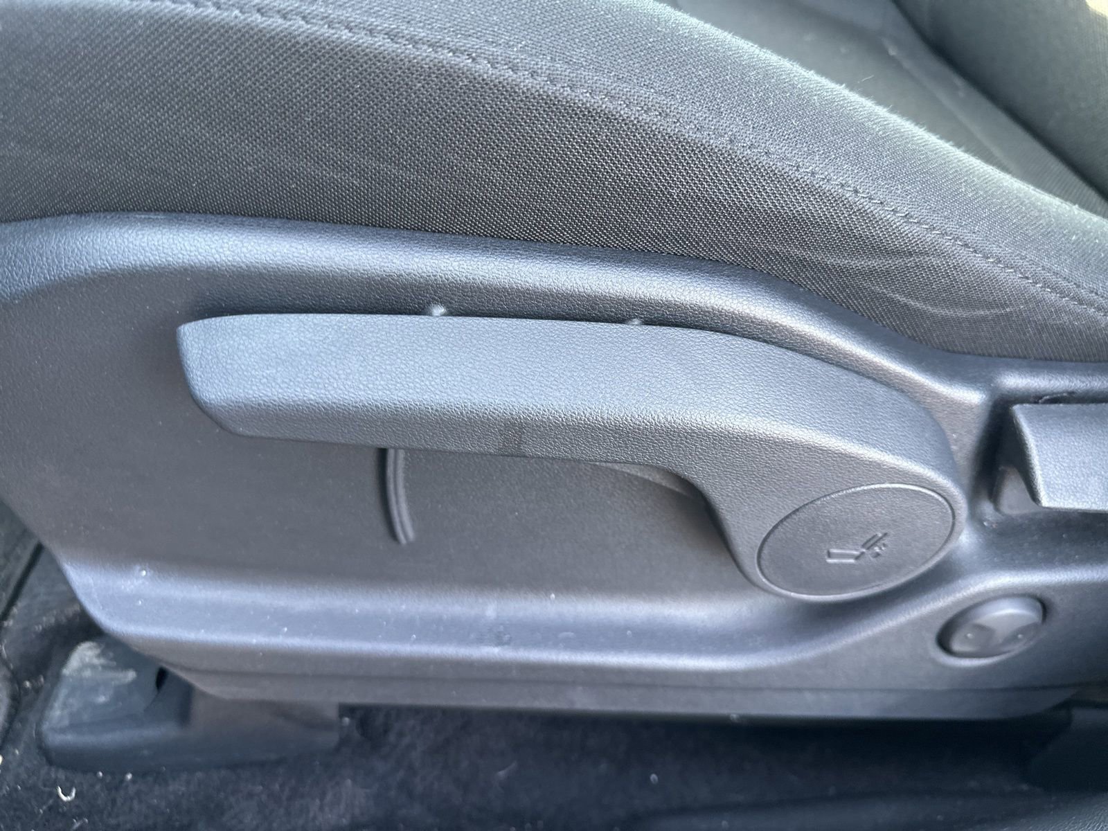 Used 2025 Hyundai Santa Fe SE image 11