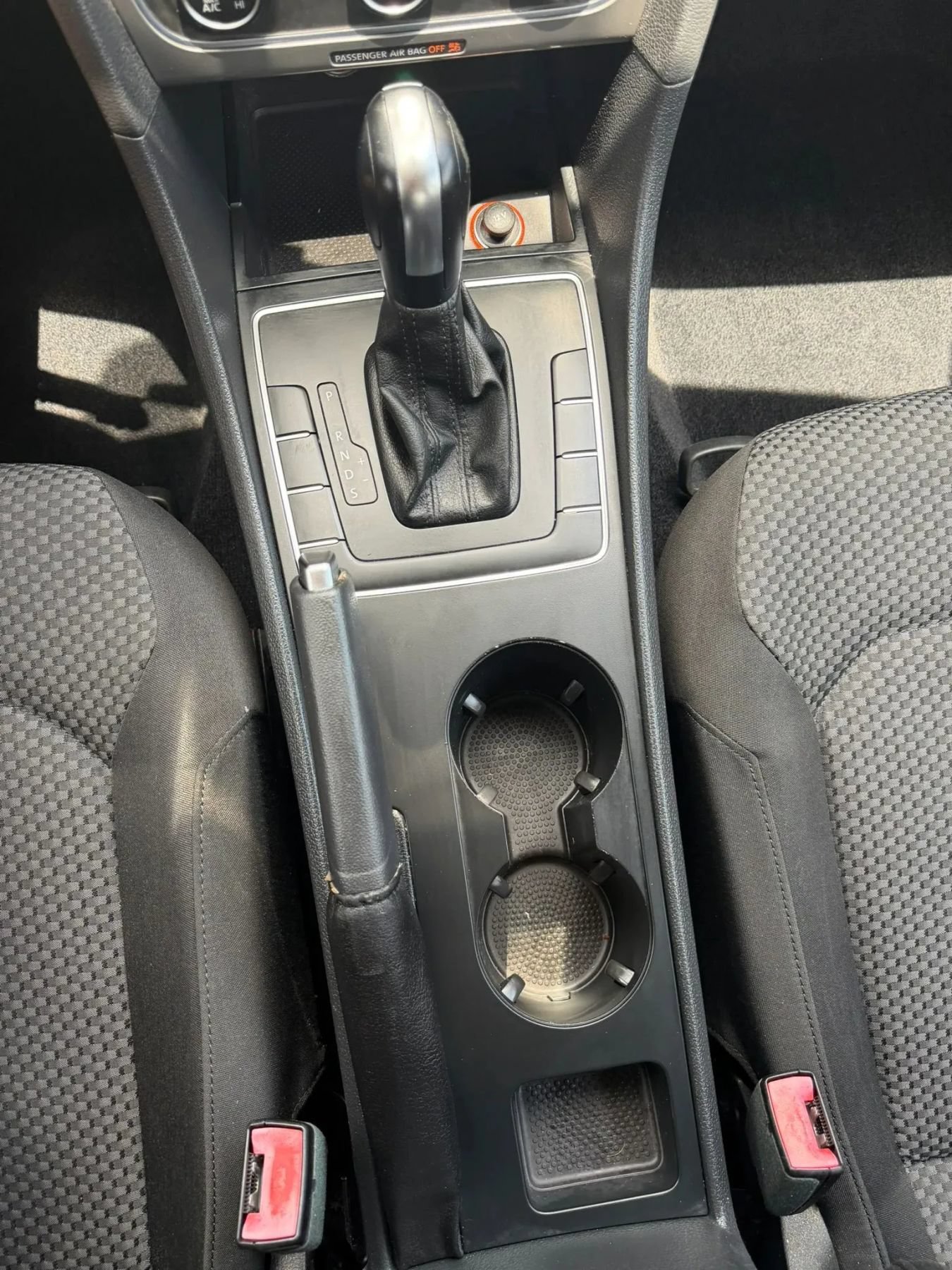 Used 2014 Volkswagen Passat 2.5 S FWD image 25