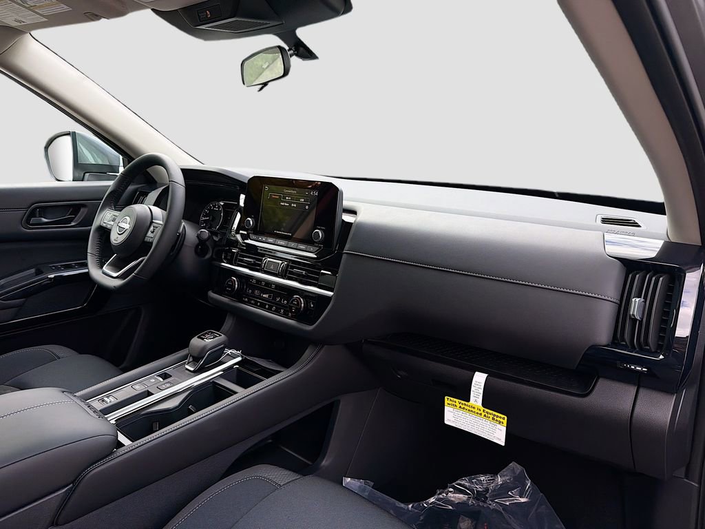 New 2025 Nissan Pathfinder SV w/ Black Appearance Package image 33