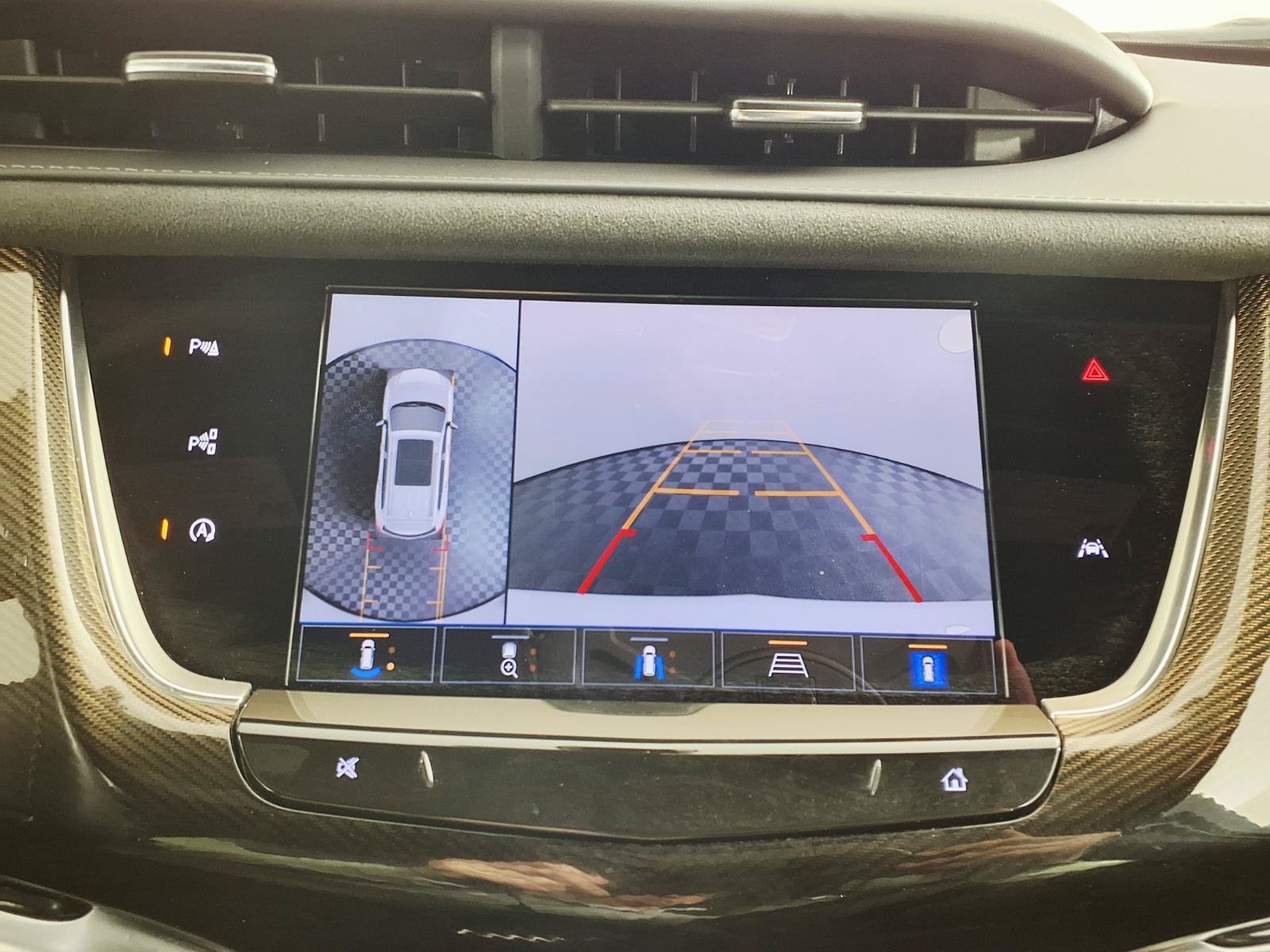 Certified 2024 Cadillac XT6 Sport w/ Platinum Package AWD/4WD image 19