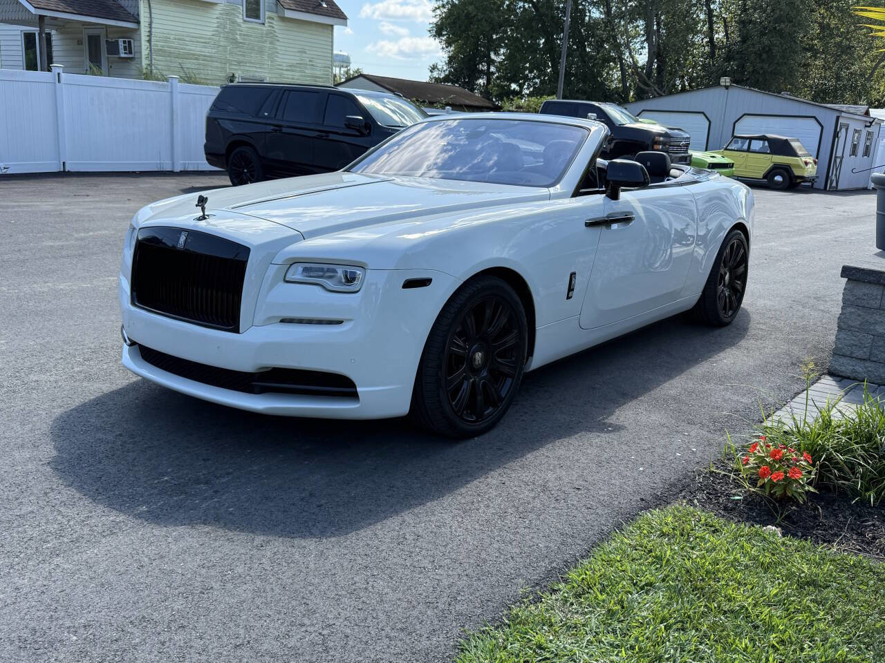 Used 2018 Rolls-Royce Dawn image 2