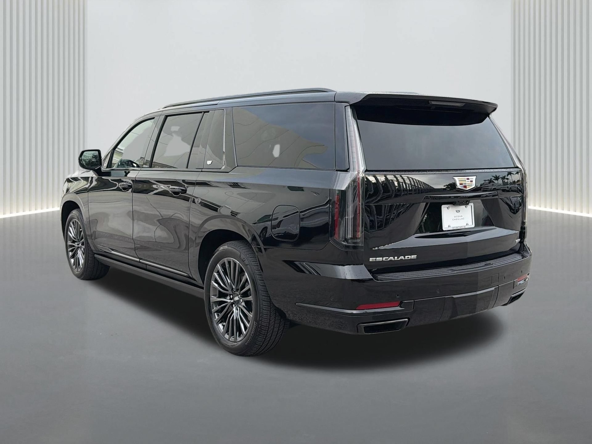Certified 2025 Cadillac Escalade ESV Sport Platinum AWD/4WD image 3